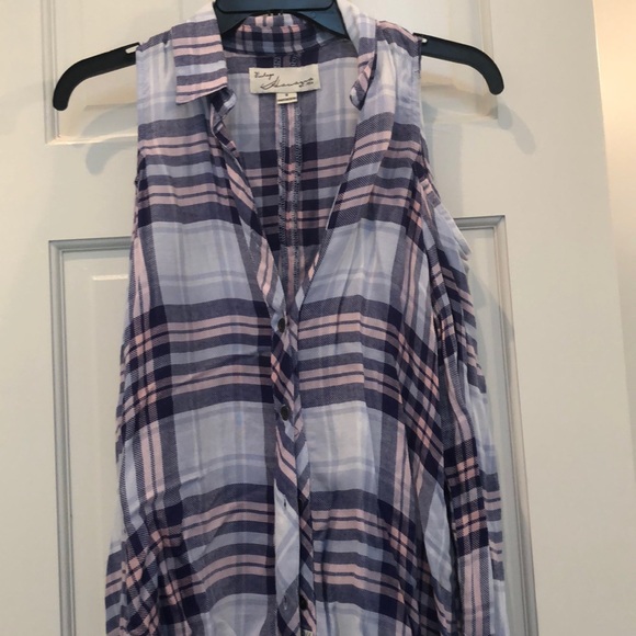 Vintage Havana Tops - Vintage Havana Small plaid peek a boo shoulder top